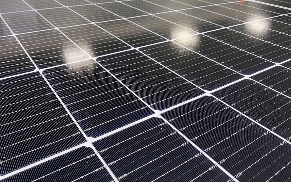 vantaggi dei pannelli solari fotovoltaici a celle tagliate a metà
